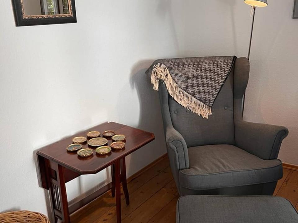 Seating area, Bedroom