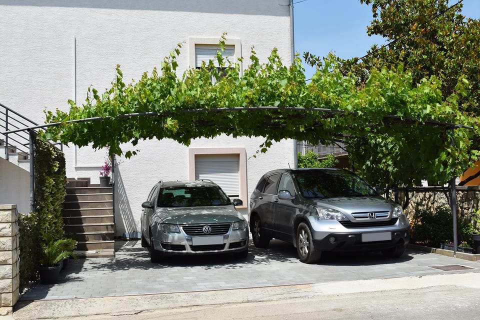 Day, Parking