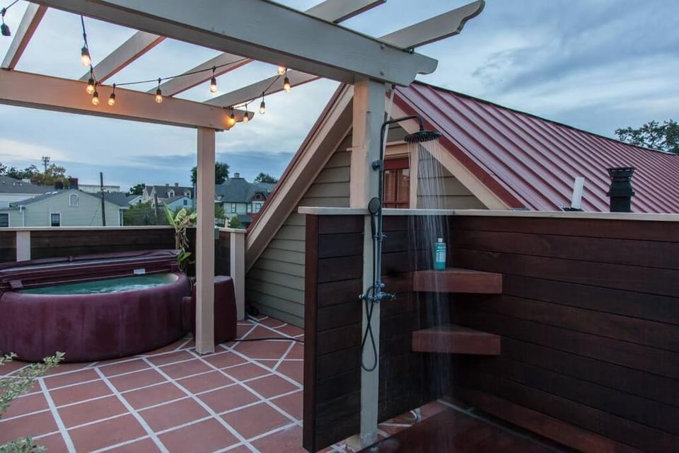 Roof Terrace Oasis House in Savannah