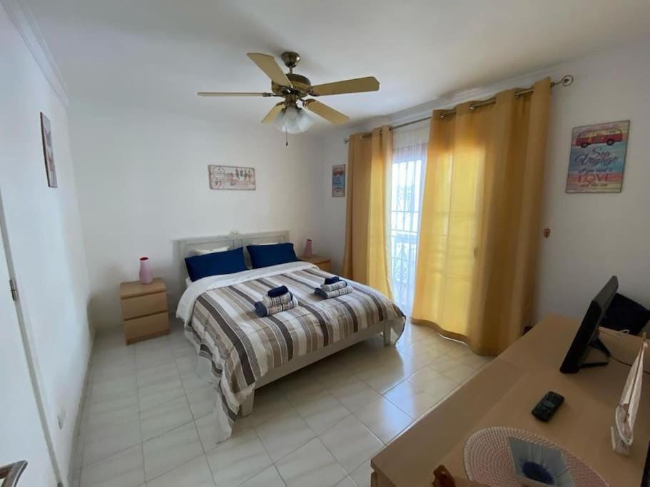 Amazing View Relax in Port Royal Apartment in Los Cristianos