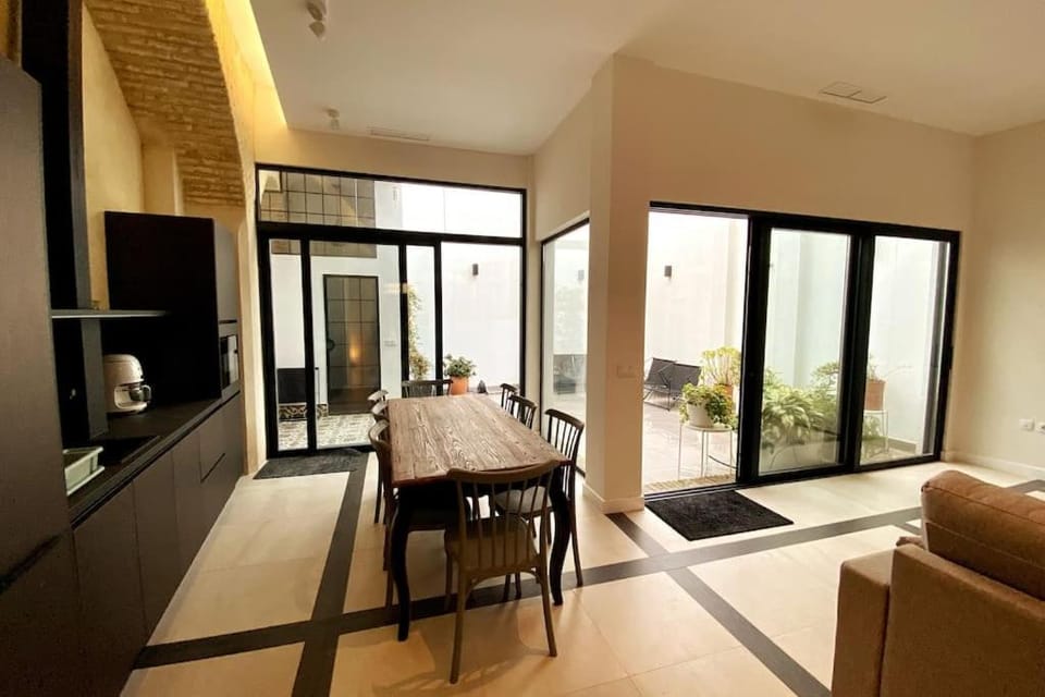 Patio, TV and multimedia, View (from property/room), Balcony/Terrace, Kitchen or kitchenette, Living room, Seating area, Dining area, minibar