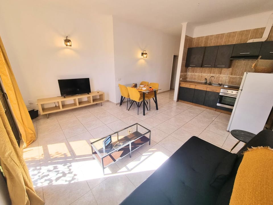 Kitchen or kitchenette, Living room, Dining area