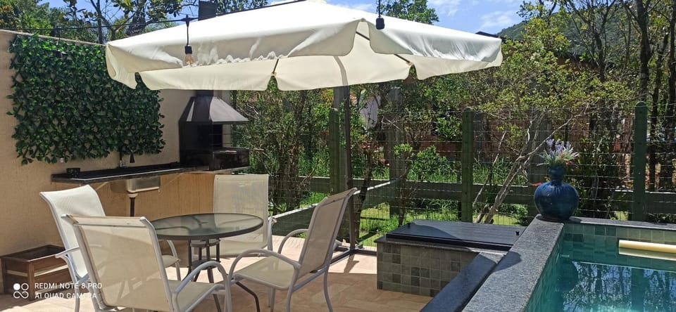 Natural landscape, BBQ facilities, Balcony/Terrace, Seating area, Pool view