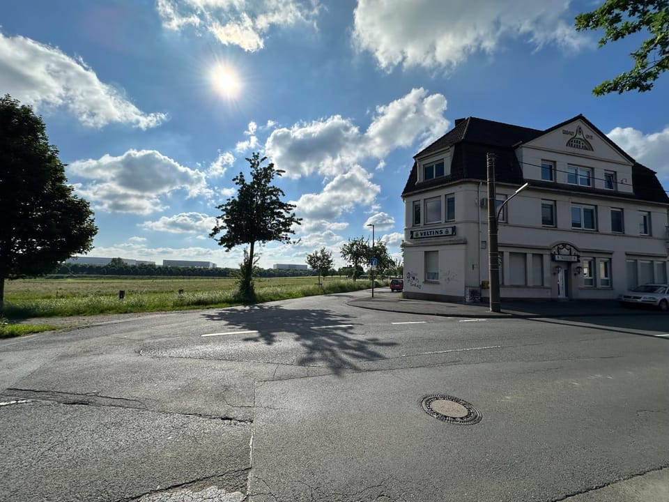 Property building, Day, Neighbourhood, Natural landscape, Location, Quiet street view