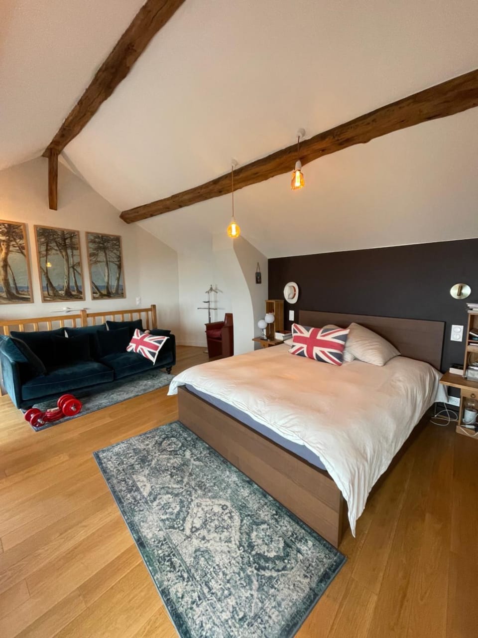 Bed, Photo of the whole room, Bedroom