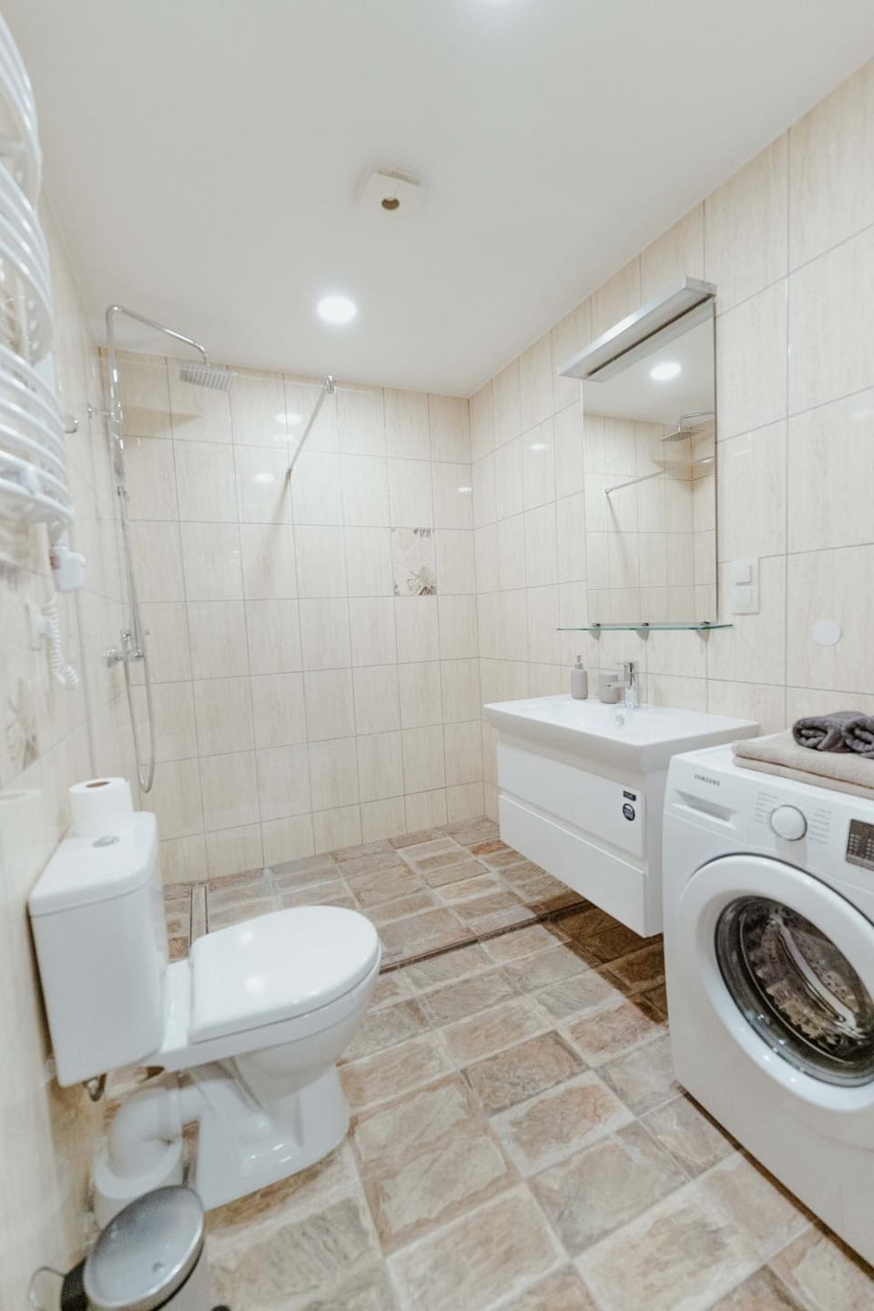Shower, Bathroom, Bath, towels, washing machine