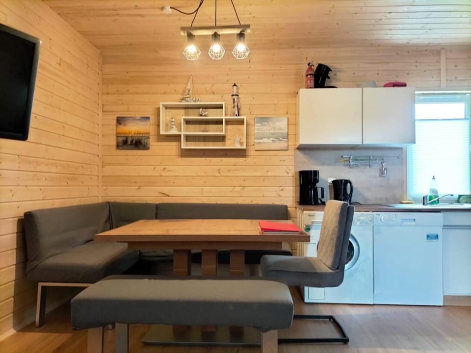 Ferienhaus Baltica 55qm bis 6 Gäste mit Sauna, Whirlpool, gemütlicher Terrasse, eingezäuntem Garten & bis zu 6 Hunde kostenlos House in West Pomeranian Voivodeship, Poland