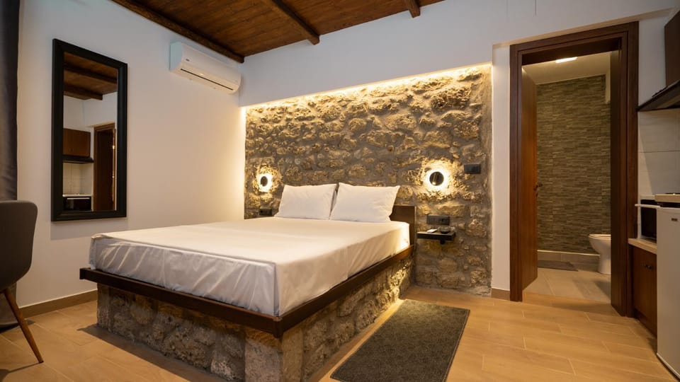 Bed, Photo of the whole room, Bedroom, air conditioner