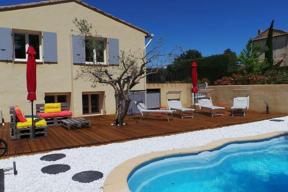 Jolie Maison avec jardin et piscine privée House in Sablet