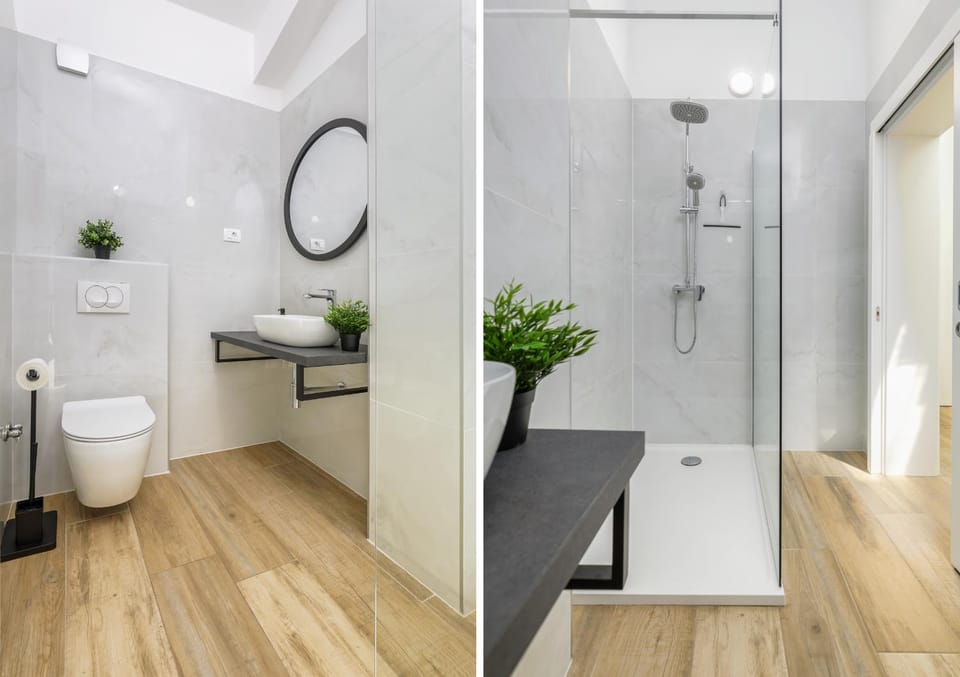 Shower, Toilet, Bathroom, towels