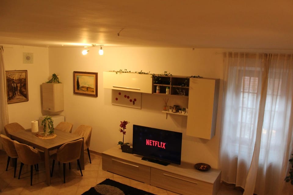 TV and multimedia, Lounge or bar