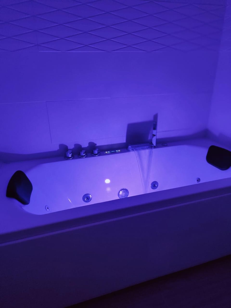 Hot Tub, Bath