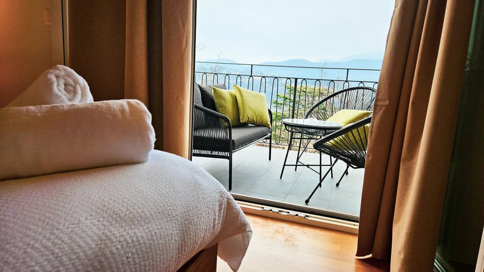 Bed, View (from property/room), Balcony/Terrace, Bedroom
