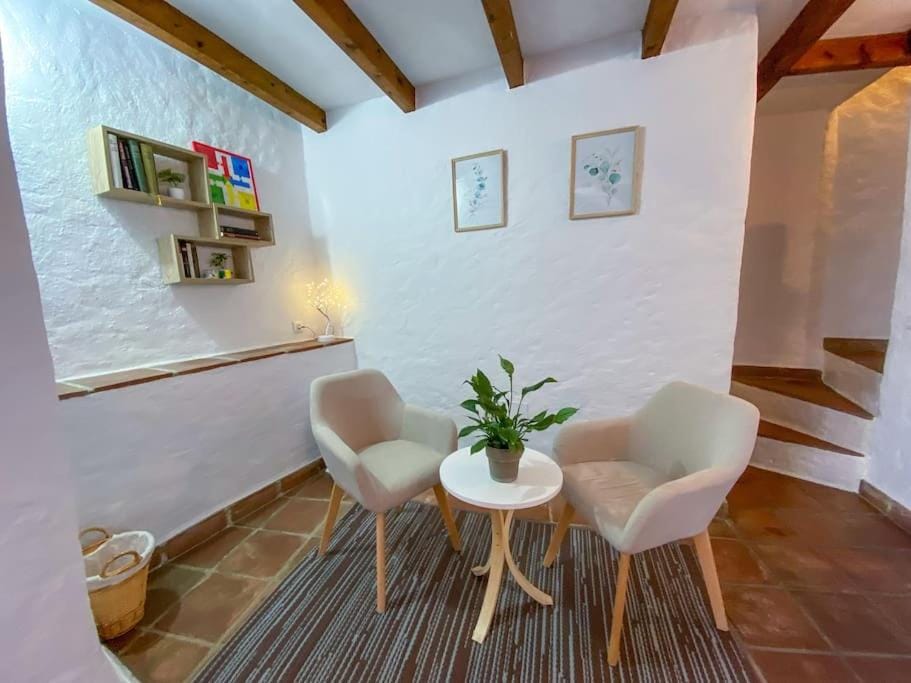 CasaBenadalid. Casa rural con piscina. House in Costa del Sol