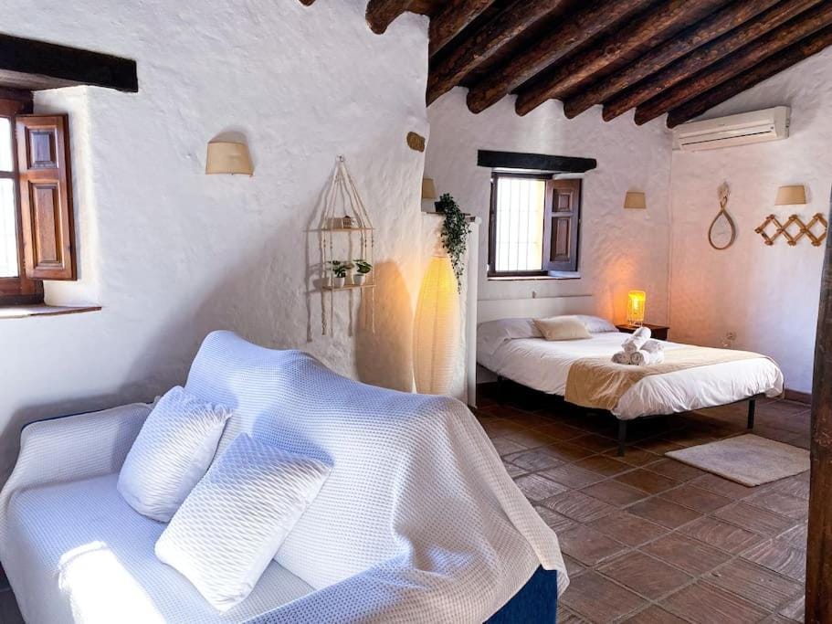 CasaBenadalid. Casa rural con piscina. House in Costa del Sol