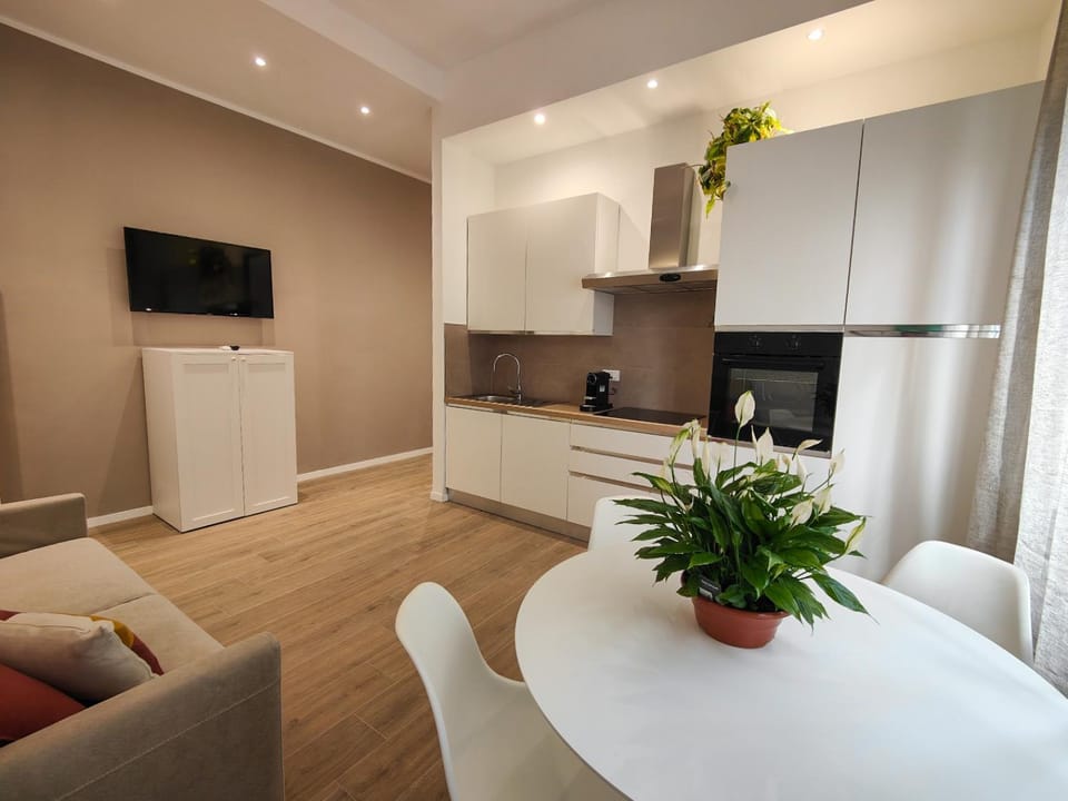 TV and multimedia, Kitchen or kitchenette, Living room