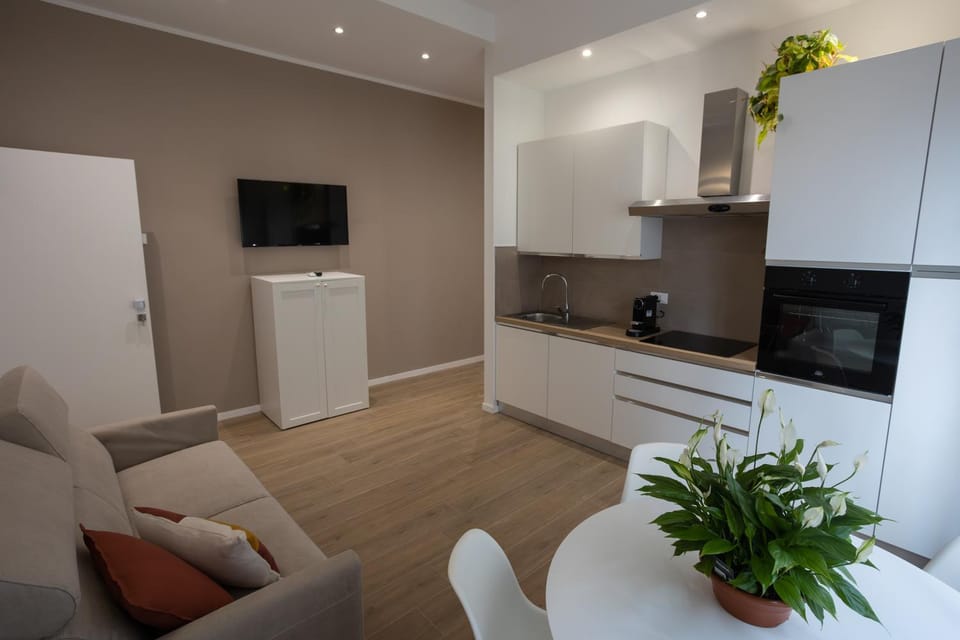 TV and multimedia, Kitchen or kitchenette, Living room