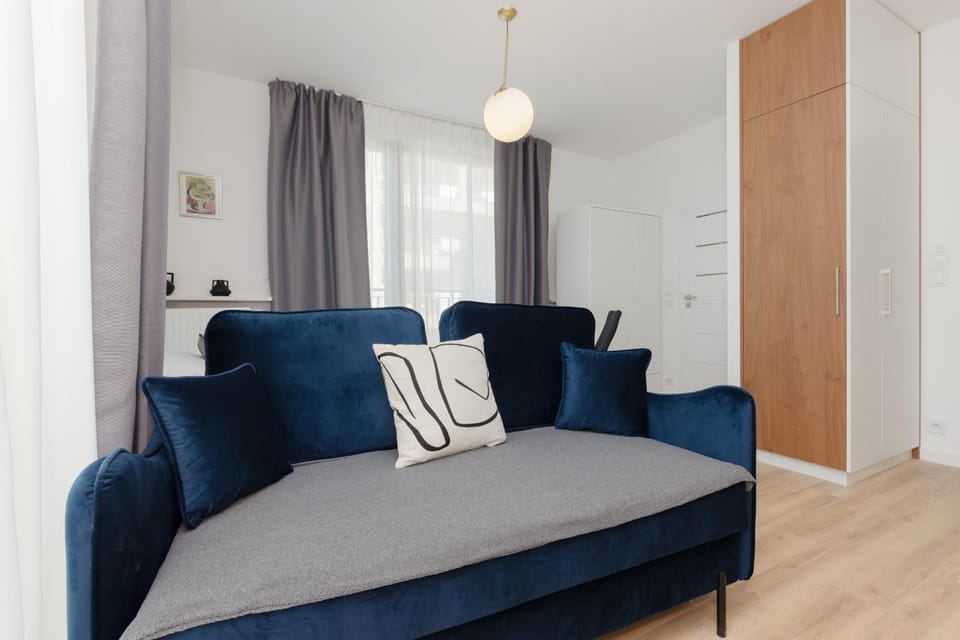 Bed, Living room, Photo of the whole room, Seating area, Bedroom, wardrobe