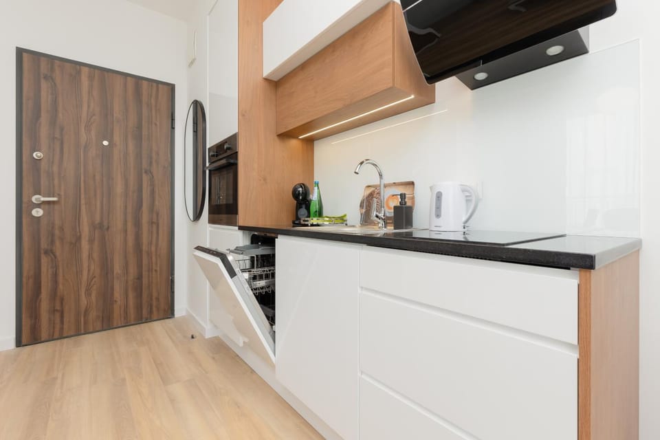 Coffee/tea facilities, Kitchen or kitchenette, stove