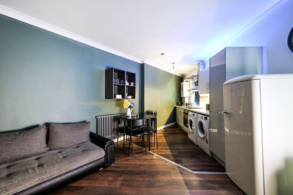 Bright & Modern Apartment in Hackney Wick E3 Apartment in London Borough of Hackney