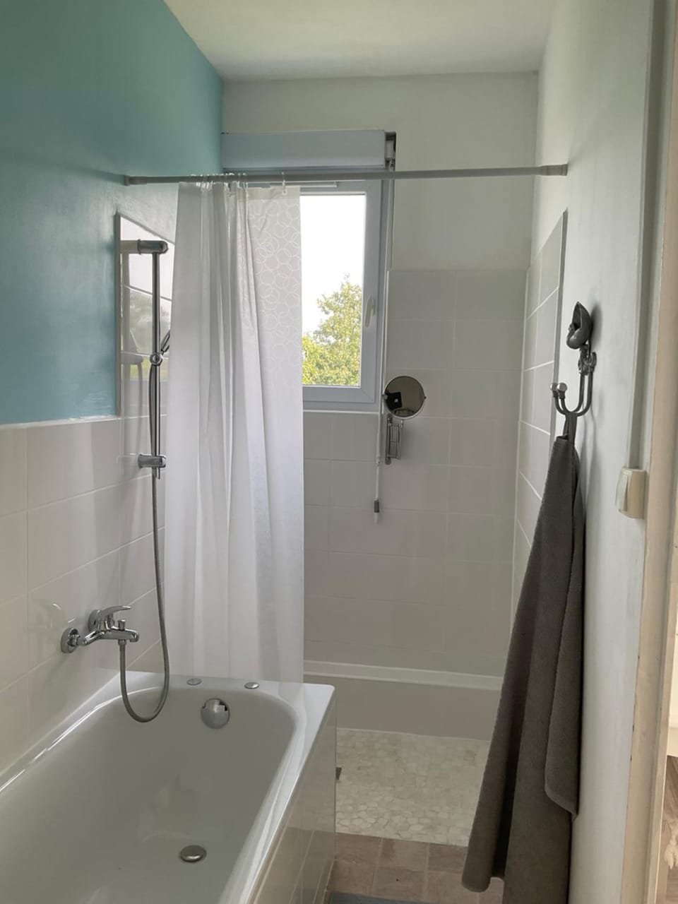 Bathroom, Bath, towels