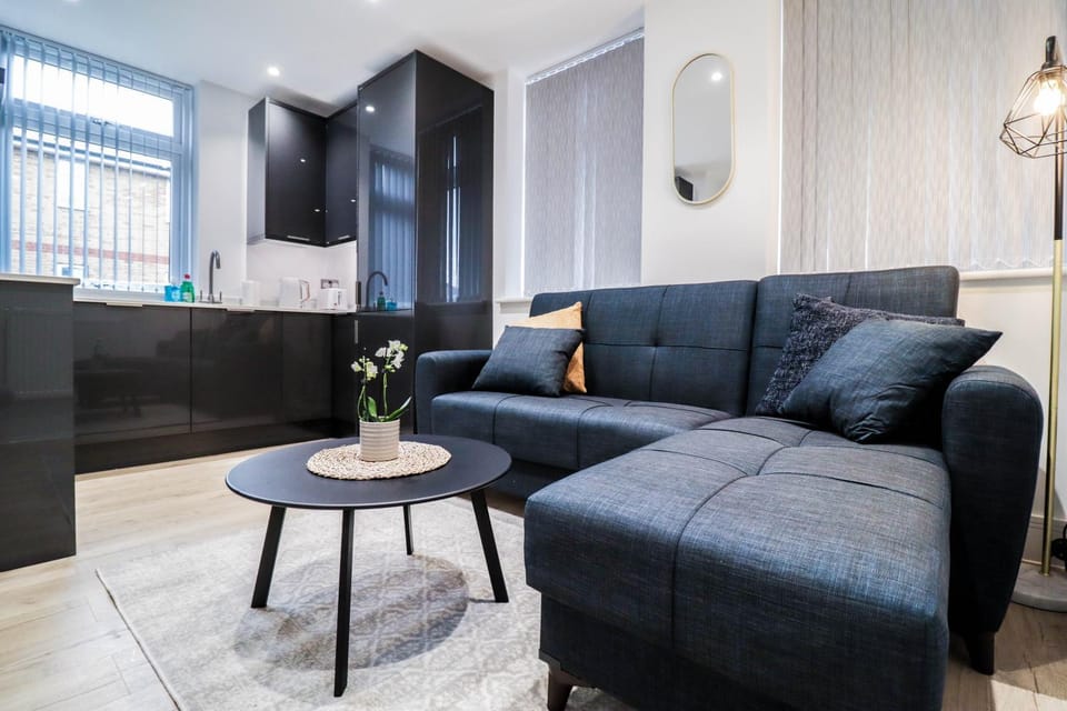 TV and multimedia, Kitchen or kitchenette, Living room, Seating area