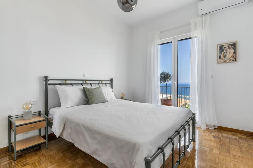 Bed, Bedroom, Sea view