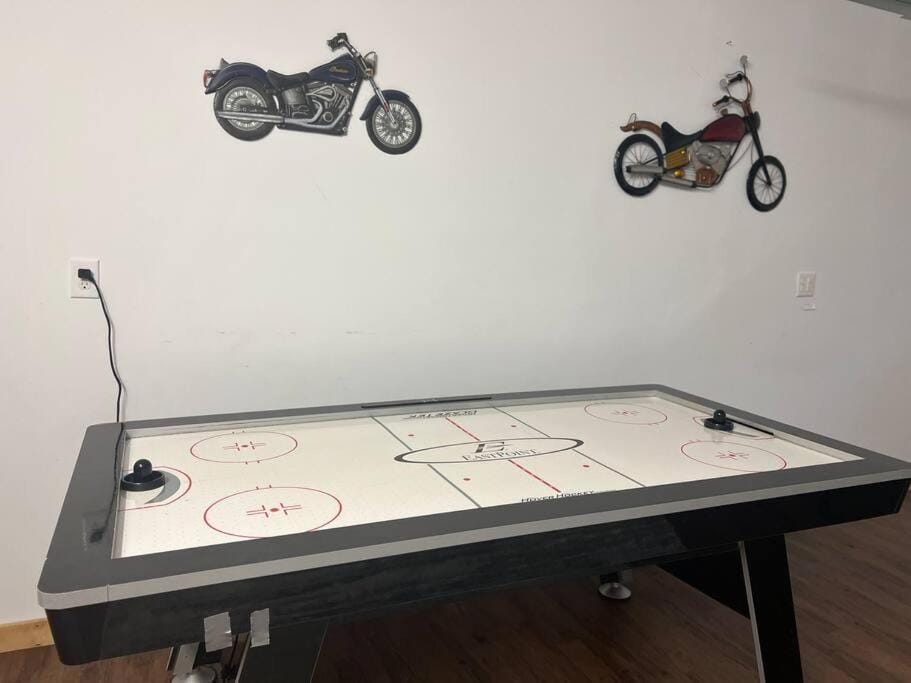 Nantahala Nook, cabin w/hot tub,game room, & wifi Cabin in Stecoah