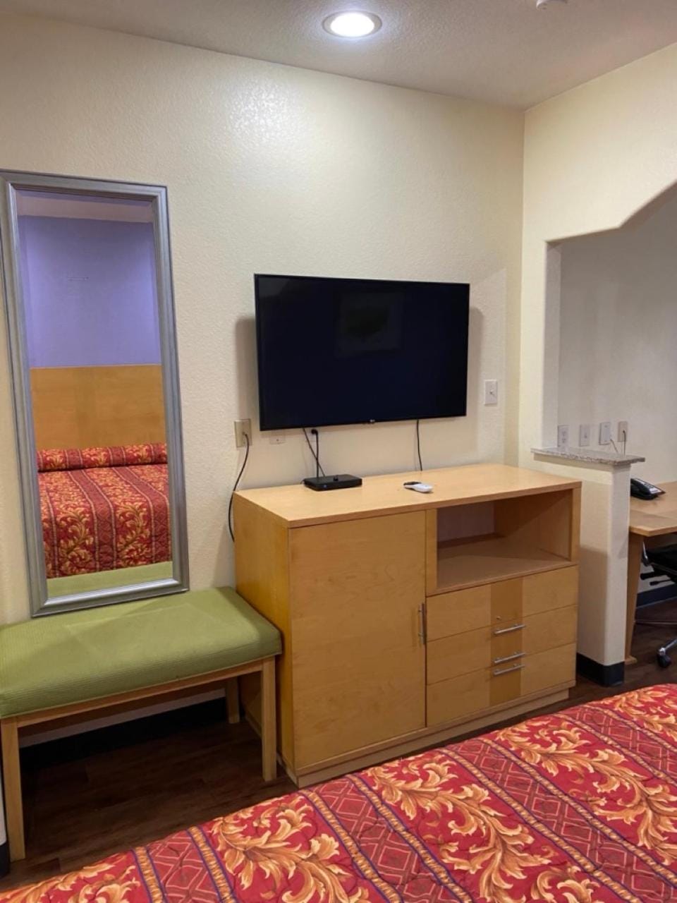 Relax Inn & Suites Hotel in Alvin