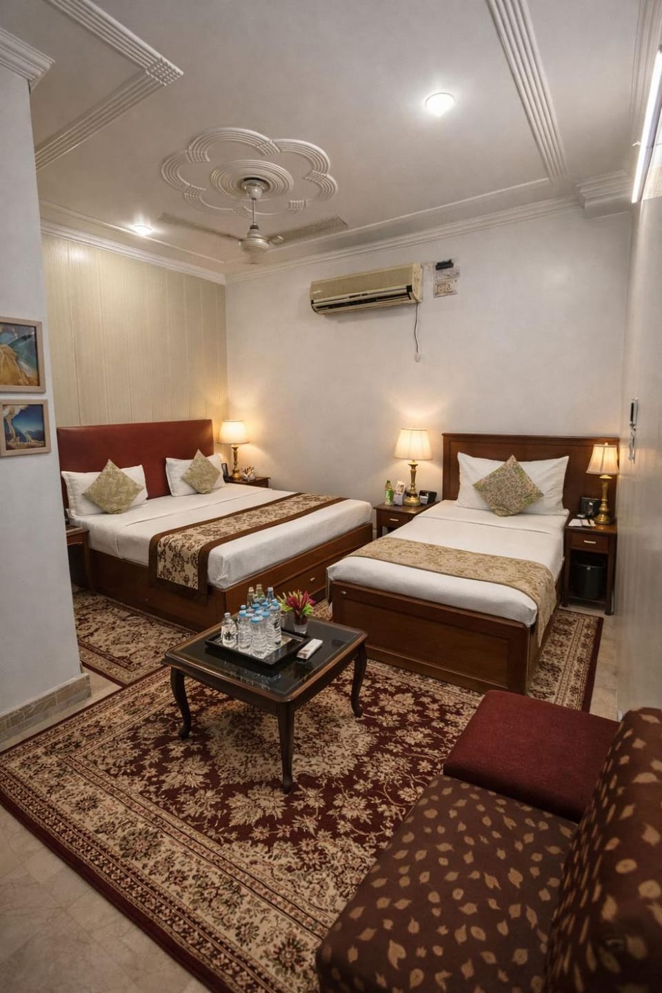 The Super Residency - Near Nizamuddin Markaz & Auliya Dargha Vacation rental in New Delhi