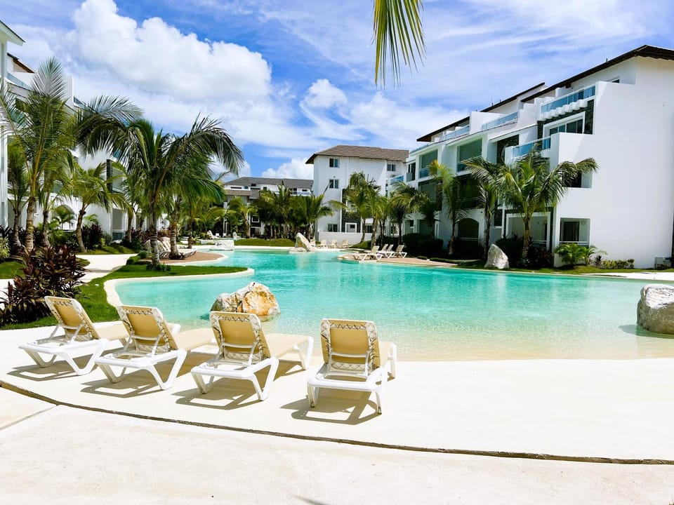 Day, Garden, Garden view, Pool view, Swimming pool, sunbed