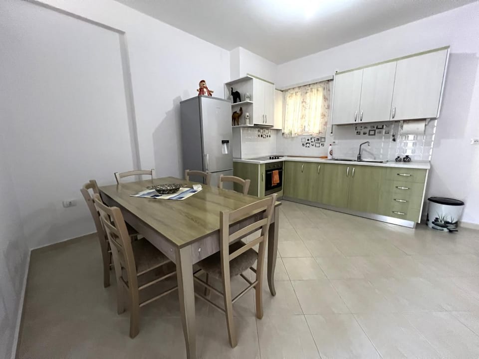 Kitchen or kitchenette, Dining area, pet friendly