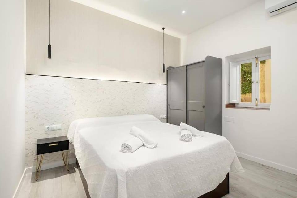 Newly refurbished Modern 2-Bed Apartment in Heart of Torremolinos Apartment in Torremolinos
