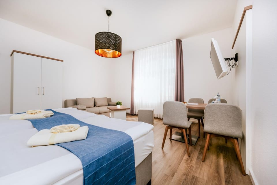 Bed, Living room, Photo of the whole room, Seating area, Dining area, Bedroom, towels, wardrobe