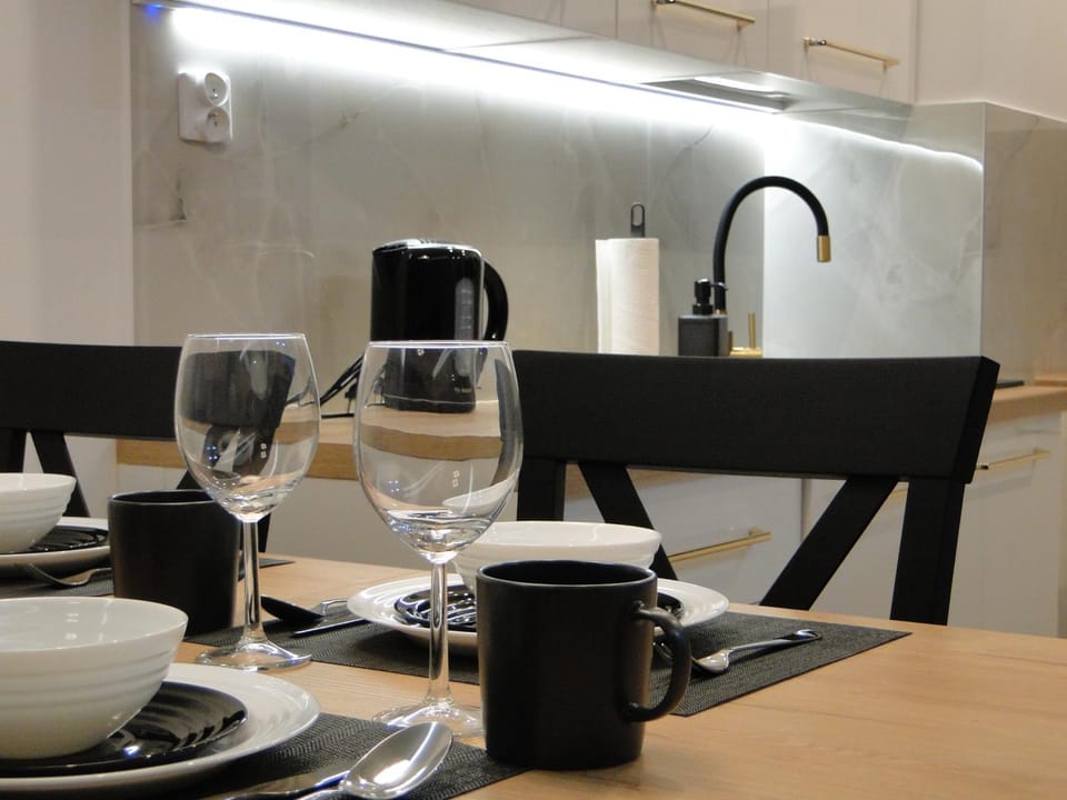 Coffee/tea facilities, Kitchen or kitchenette, Dining area