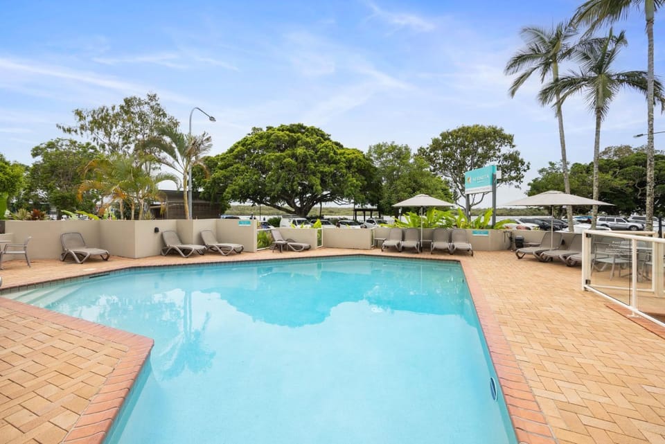 Swimming pool, Swimming pool, sunbed