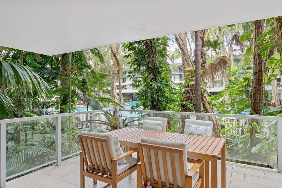 Patio, Garden, View (from property/room), Balcony/Terrace, Dining area, Garden view