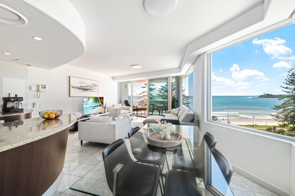 Natural landscape, TV and multimedia, View (from property/room), Balcony/Terrace, Living room, Seating area, Dining area, Sea view