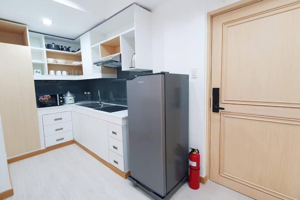 Travelers Inn - Cozy Capsule Bunks, Makati Apartment in Makati