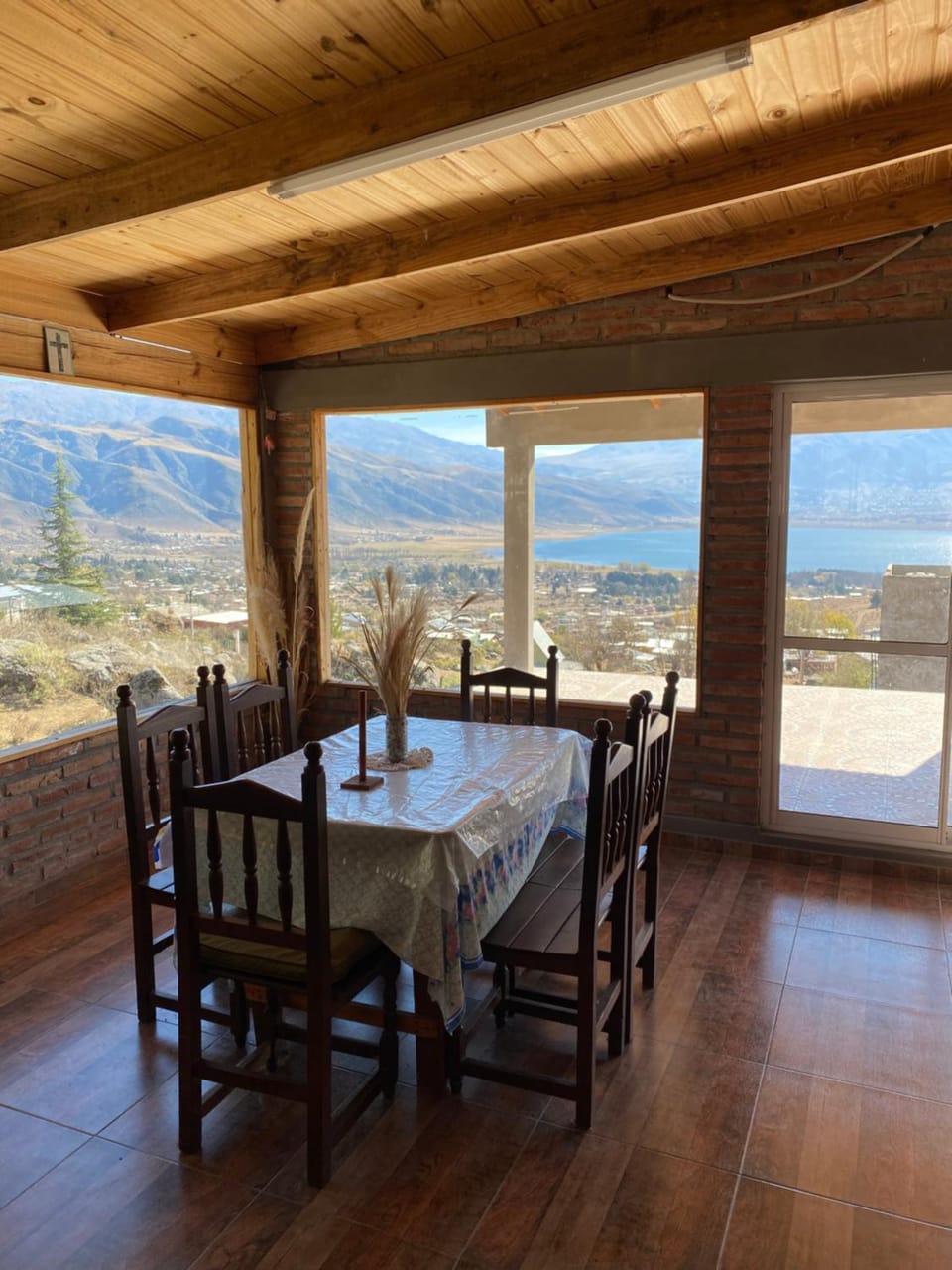 Casa en la montaña con gran vista al valle y lago House in Tucumán Province, Argentina