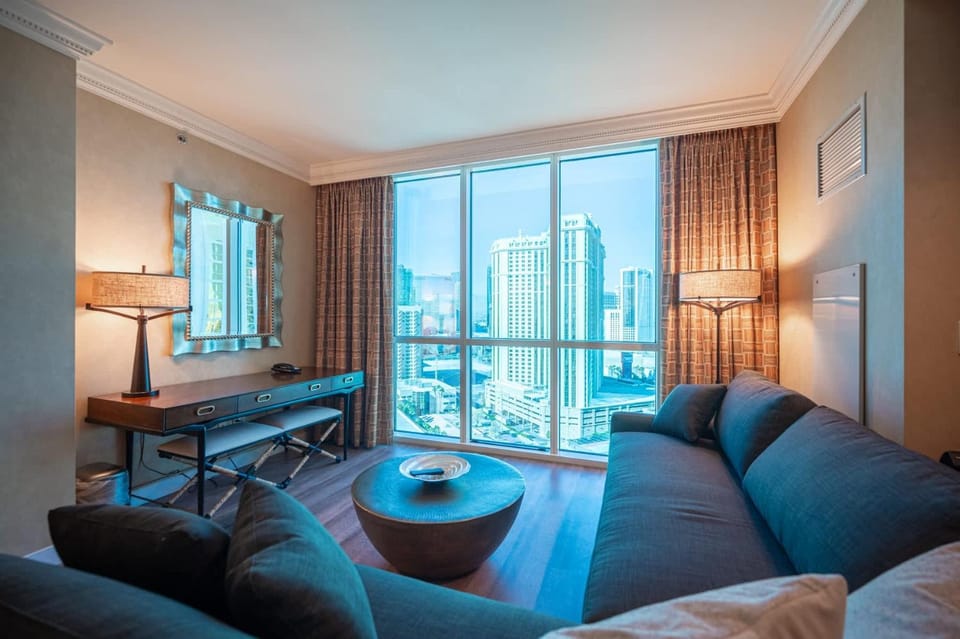 No Resort Fee Strip View Suite + Free Valet + Pool House in Las Vegas Strip