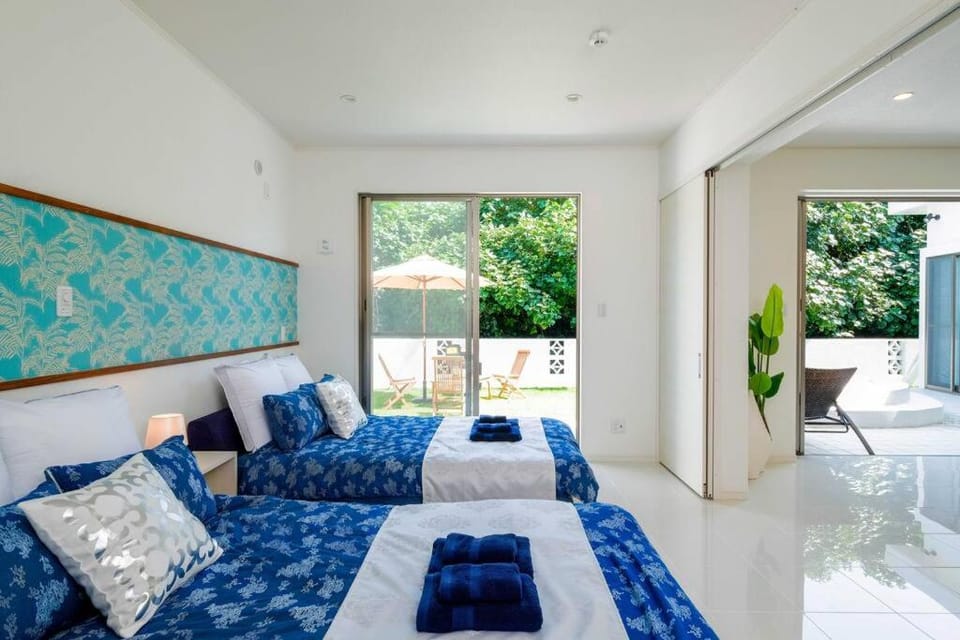 The KOURI 海まで30秒の絶景ヴィラ 星空ジャグジーとBBQ 最大10名 ペット可 Villa in Okinawa Prefecture