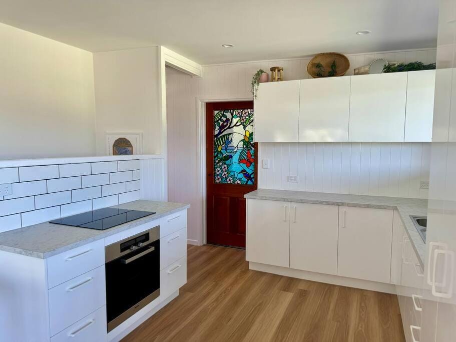 The Old Artist Residence, Boreen Point Boutique Accomodation Apartment in Noosa Shire