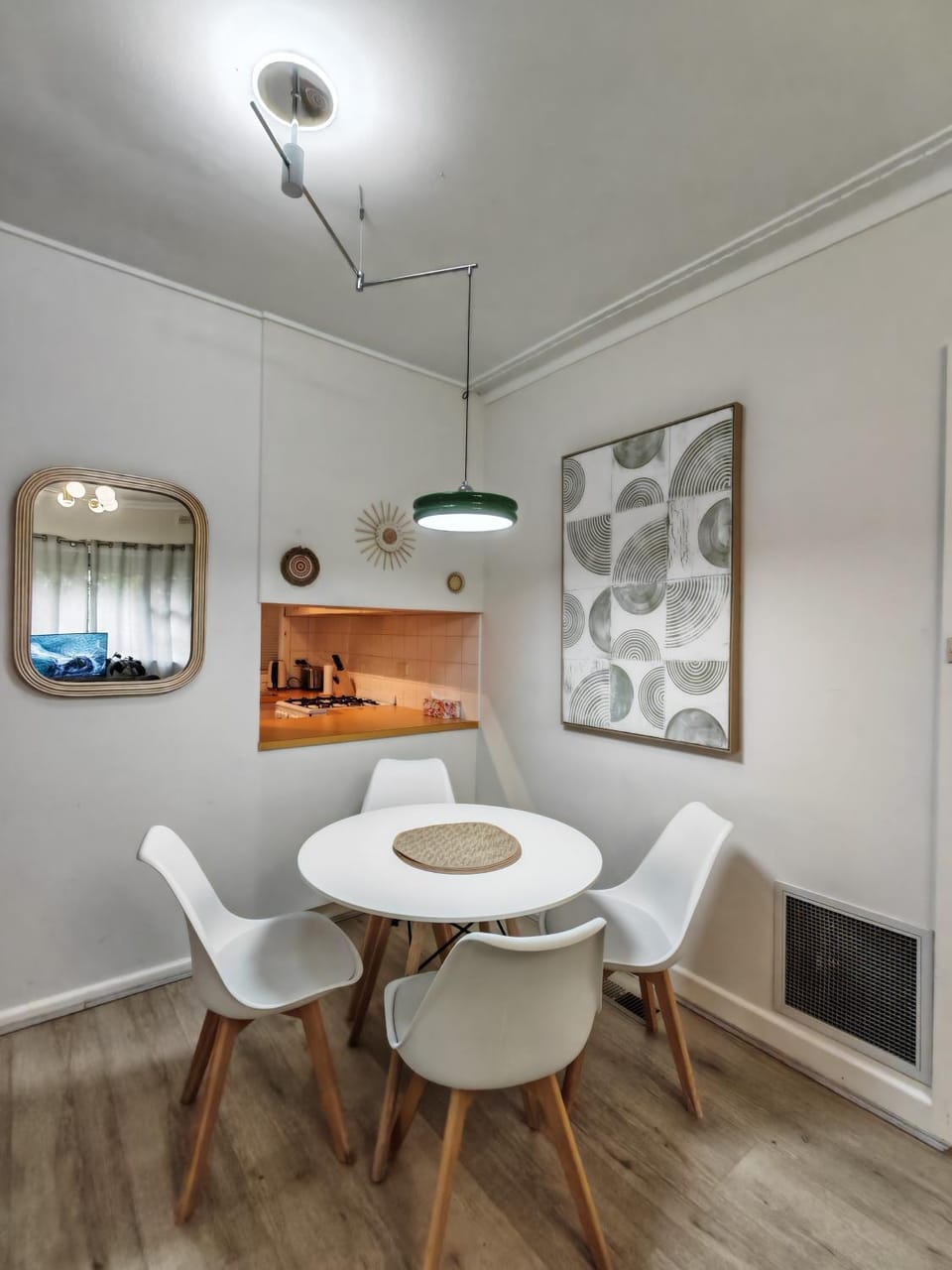 Kitchen or kitchenette, Living room