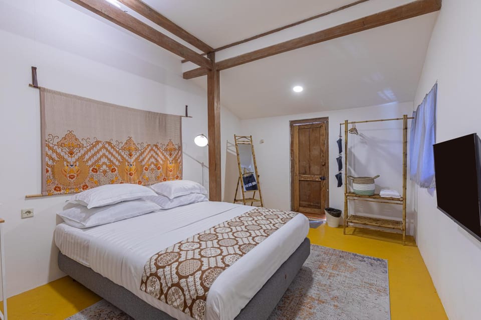 Bed, TV and multimedia, Photo of the whole room, Evening entertainment, Bedroom, wardrobe