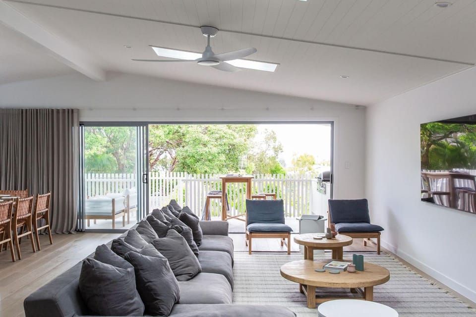 Patio, TV and multimedia, Balcony/Terrace, Living room, Seating area