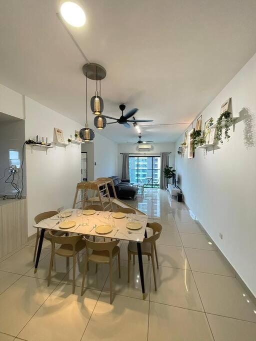 10 Pax-Cozy Family Suite Landmark 2 Apartment in Negeri Sembilan, Malaysia