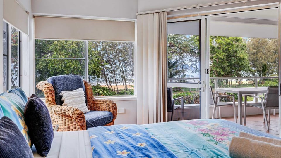 Ulysses One Beachfront Escape 2 Bedroom Spacious House in Wongaling Beach