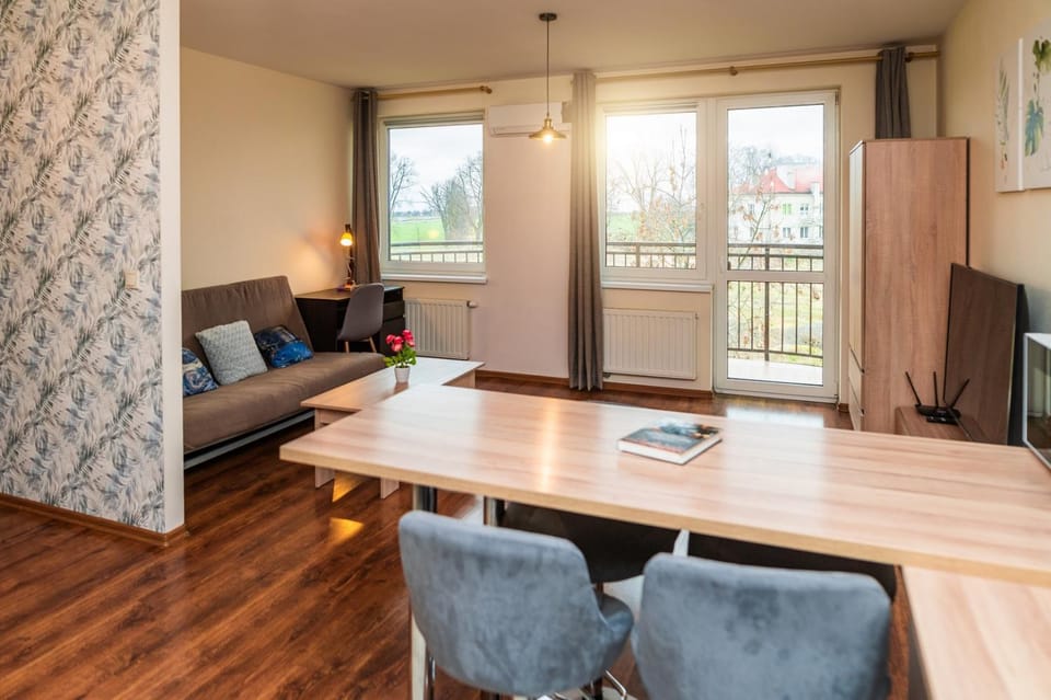 TV and multimedia, Living room, Seating area, hair dresser
