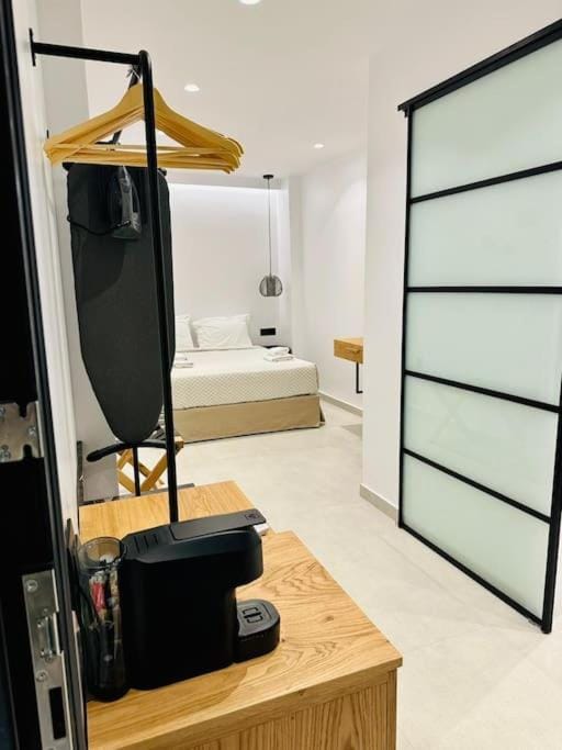 Coffee/tea facilities, Bedroom, furniture